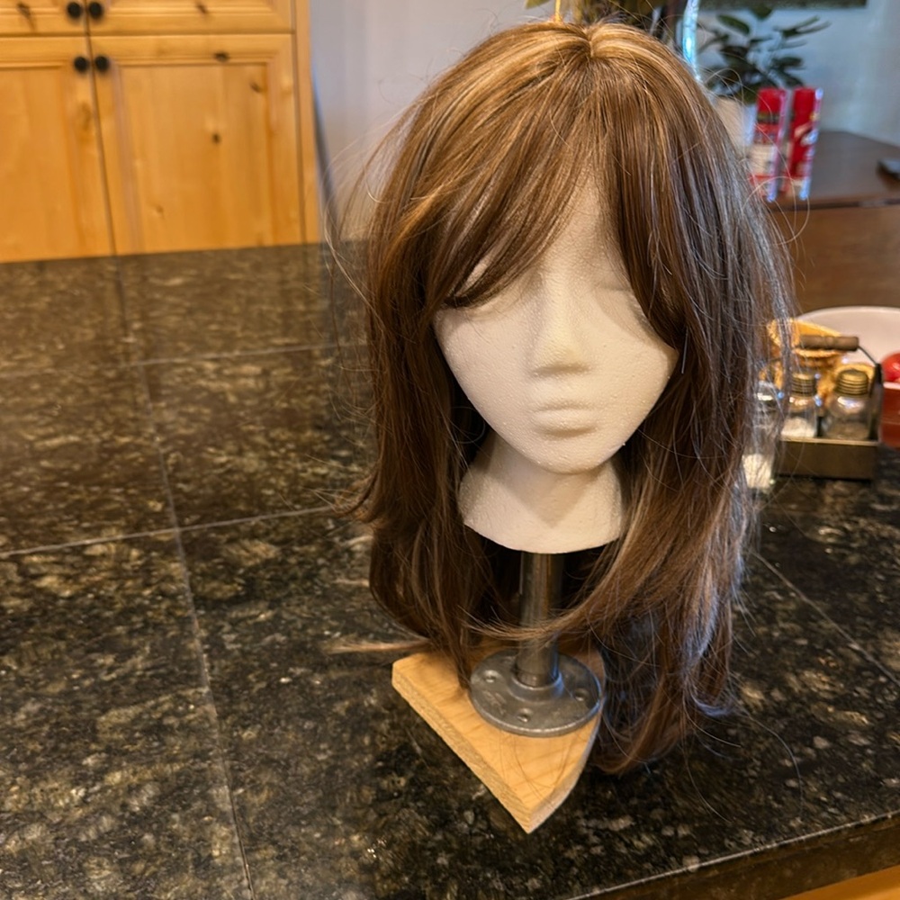 Almostt new wig.